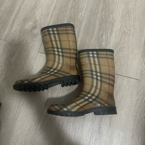Authentic burberry rain boots